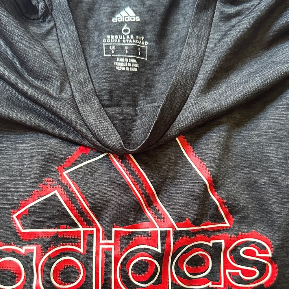 Adidas Kids Tee size 6 - Picture 2 of 3